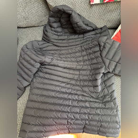 Lululemon Pack it Down Women’s Jacket - Picture 4 of 7